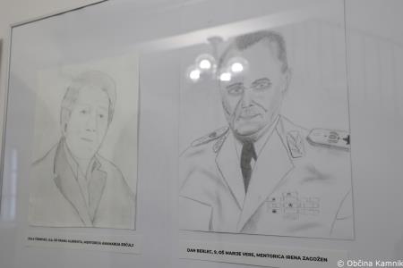 V prostorih občinske stavbe na ogled razstava literarnih in likovnih del na temo Častni občan Kamnika (58)